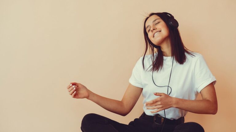 20 Good Songs to Sing Along To